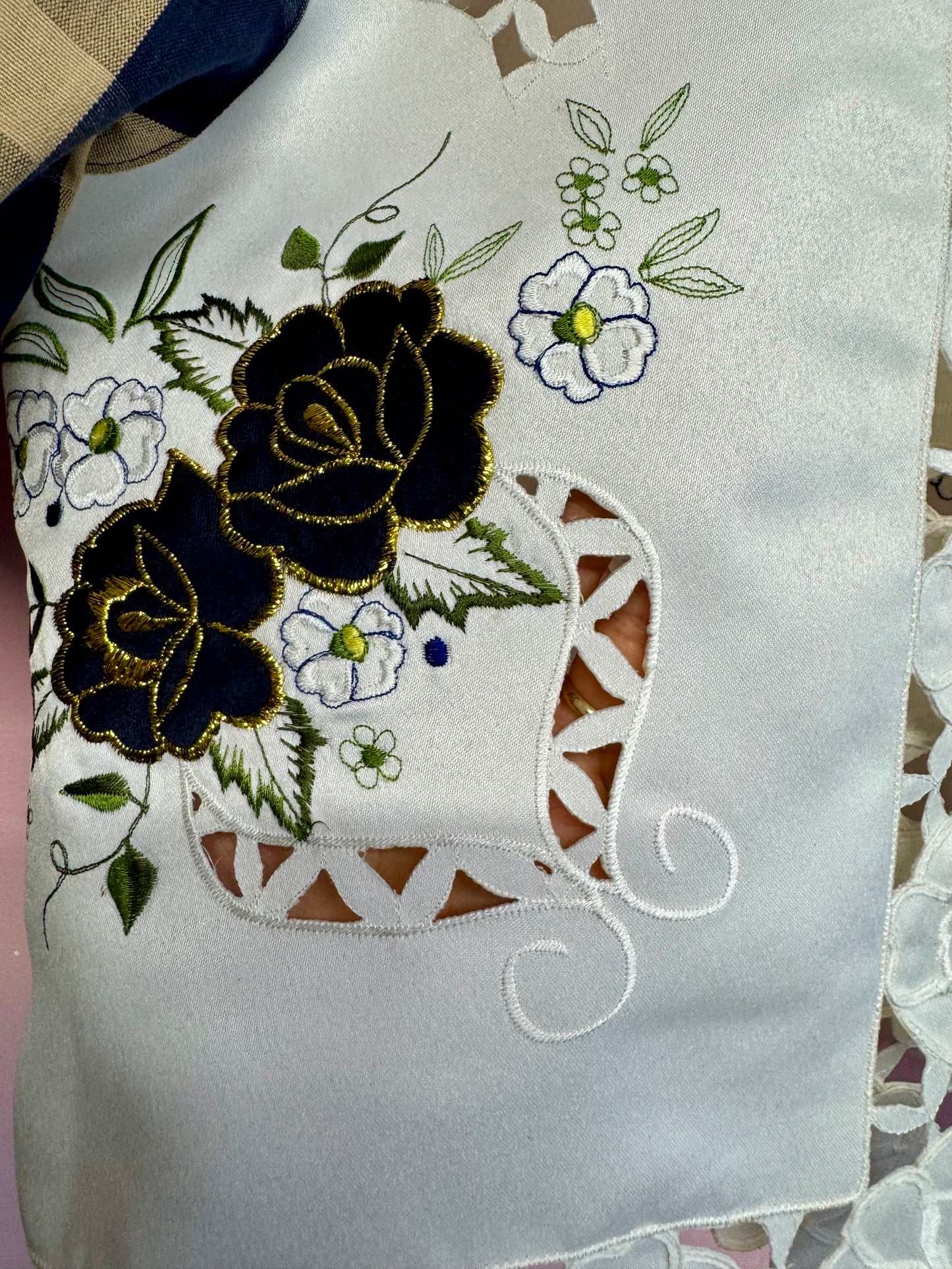 Embroidery blouse