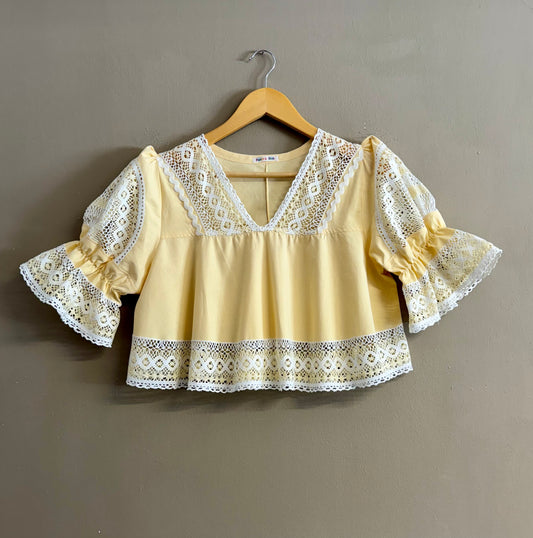 Blouse with hand embroidery