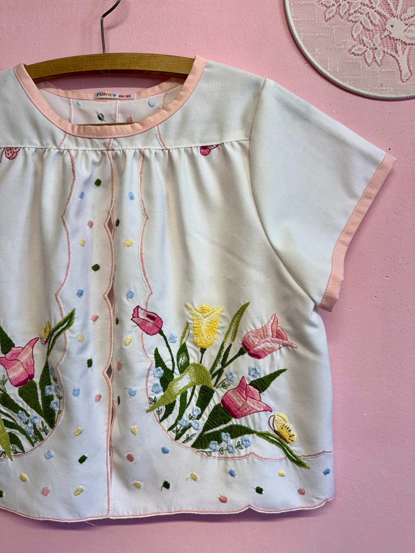 Blouse with tulips