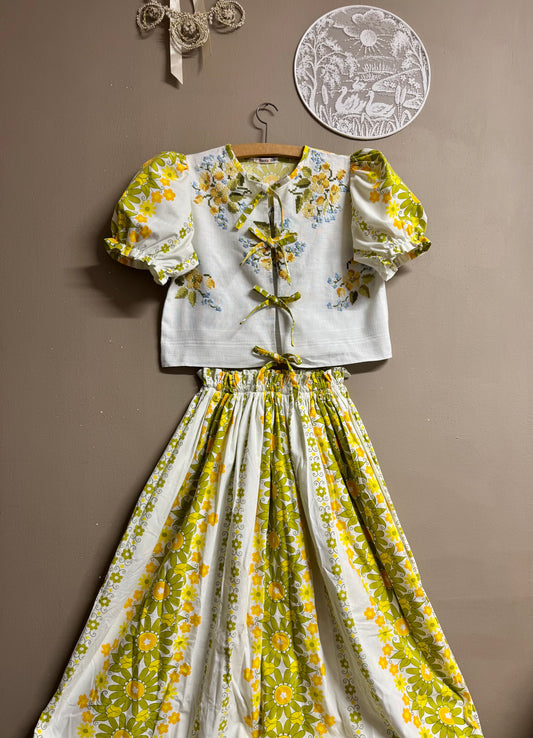 Twinset with embroidery